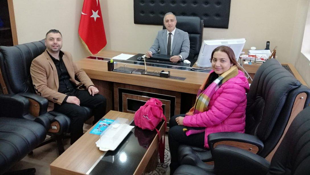 Esnaf Mehmet ÖZKÖSE ve Gazimihal İlk/Ortaokulu güvenlik görevlisi Derya ÖZKÖSE' den  Sayın ALTUNIŞIK'A ziyaret